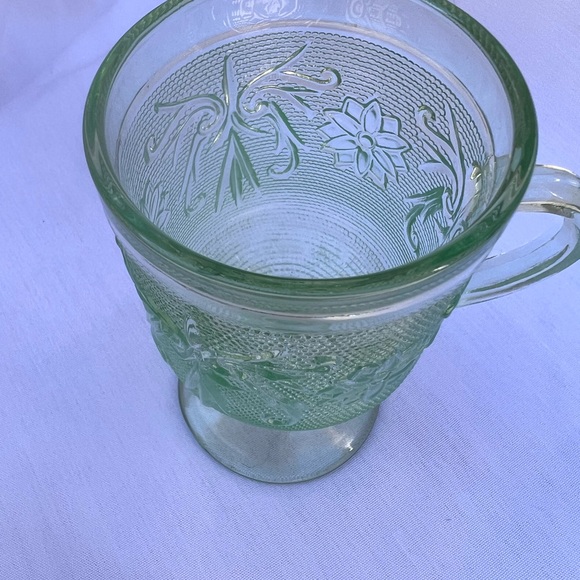 Vintage Indiana Tiara Sandwich Glass Chantilly Green Footed Mug. - Picture 6 of 8
